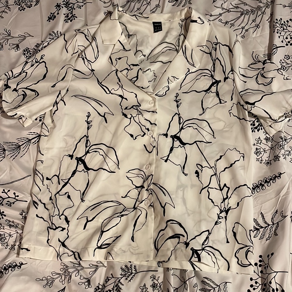 blouse - Picture 3 of 3